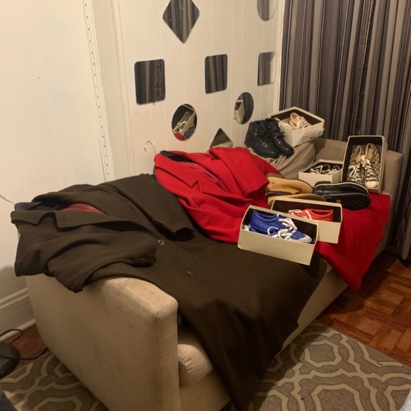 Coats, Sneakers and Boots - Picture 5 of 5